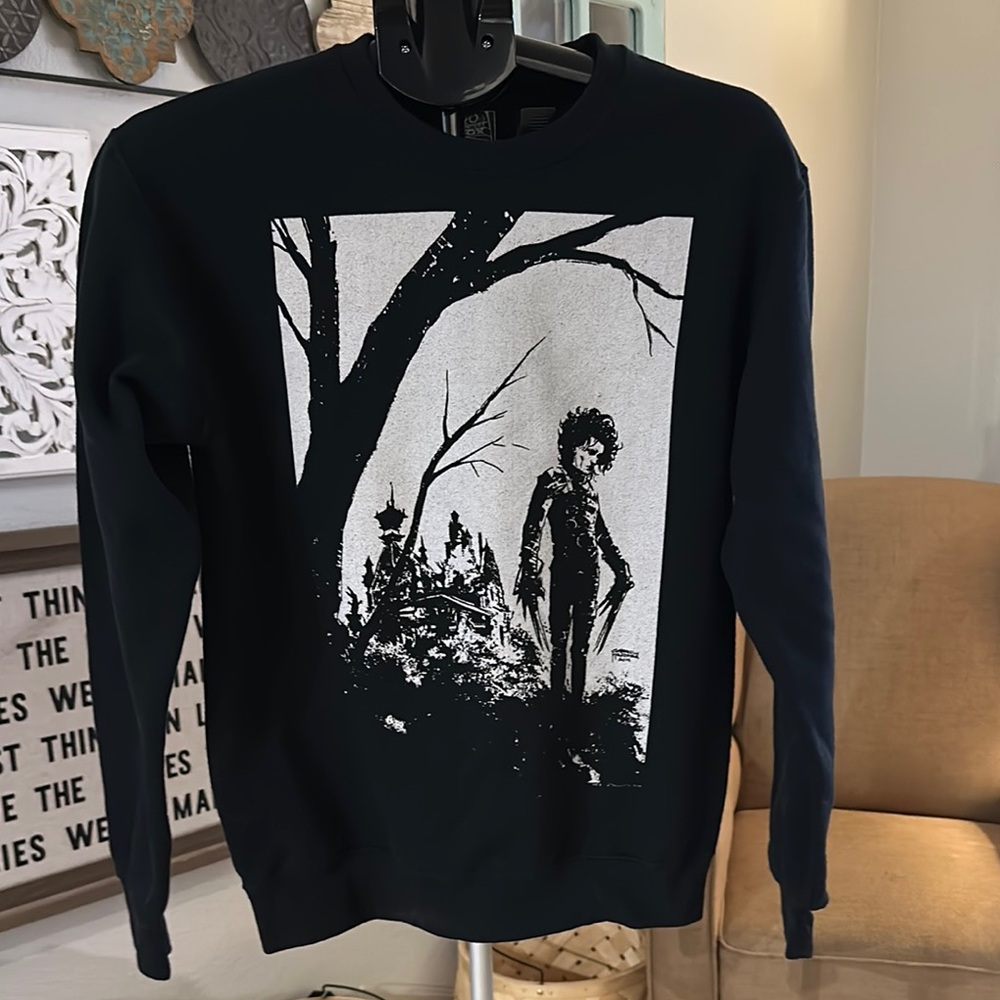 Edgy Black Graphic Sweatshirt for Women